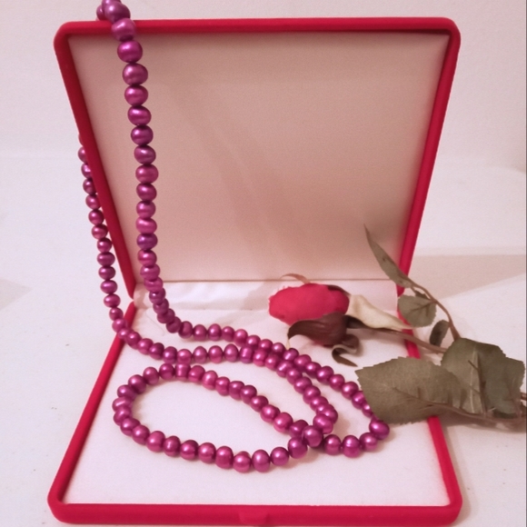 Jewelry - 🎁FREE GIFT INCLUDED 🎁 NWOT Fresh Water Purple Pearls Necklace Women